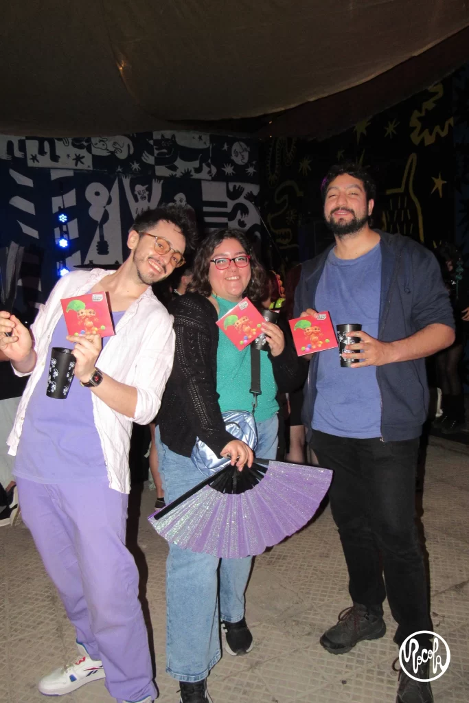 FANS DE METALENGUA CON LOS CDS DE METALENGUA